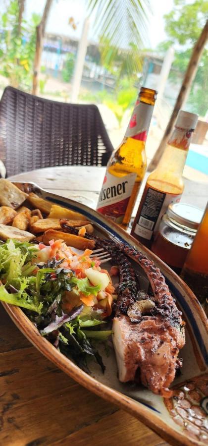 Surf & Turf Hotel Zacatecoluca Esterno foto